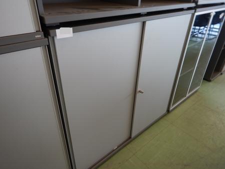 BENE Aktenschrank 120x110 cm mit Schiebetüren 3 Ordnerhöhen BENE Aktenschrank 120x110 cm mit Schiebetüren 3 Ordnerhöhen