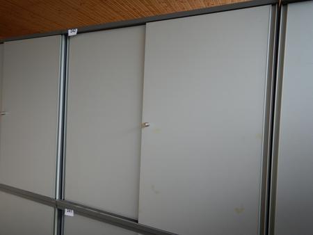 BENE Aktenschrank 120x110 cm mit Schiebetüren 3 Ordnerhöhen BENE Aktenschrank 120x110 cm mit Schiebetüren 3 Ordnerhöhen