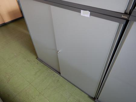 BENE Aktenschrank 120x110 cm mit Schiebetüren 3 Ordnerhöhen BENE Aktenschrank 120x110 cm mit Schiebetüren 3 Ordnerhöhen