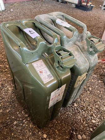 2 Stk. Blech Kanister, je 20L 2 Stk. Blech Kanister, je 20L