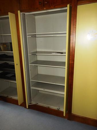 Aktenschrank 2 flügelig mit Schlüssel in Metall ca. 100x45x204 cm Aktenschrank 2 flügelig mit Schlüssel in Metall ca. 100x45x204 cm