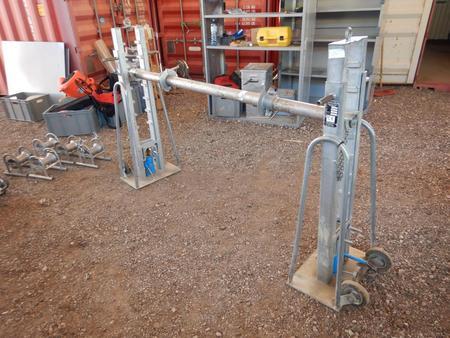 Kabeltrommelbock-Set Z-KT 2670 3000 kg Jakob Thaler, 2 Böcke/2 Schellen/Welle 180 cm Kabeltrommelbock-Set Z-KT 2670 3000 kg Jakob Thaler, 2 Böcke/2 Schellen/Welle 180 cm