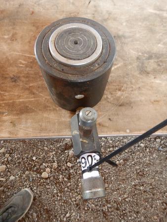 Hydraulikzylinder Lukas LCS50/ 60PN700, mit manuell entsperrbarem Rückschlagventil, 700bar, 60mm Hub Hydraulikzylinder Lukas LCS50/ 60PN700, mit manuell entsperrbarem Rückschlagventil, 700bar, 60mm Hub