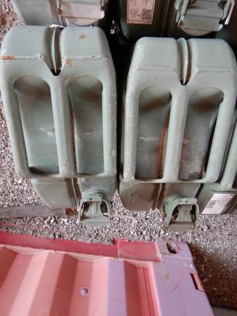 2 Stk. Kanister je 20L 2 Stk. Kanister je 20L