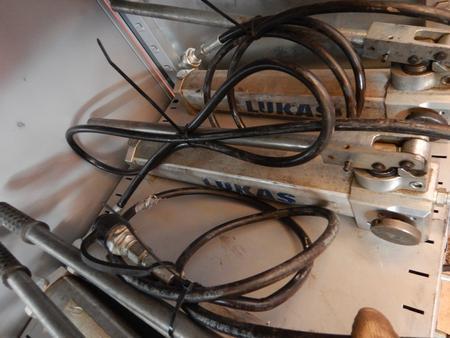 Lukas hydraulische Handpumpe LH2, 0.9-70, mit Schlauch, 700 bar Lukas hydraulische Handpumpe LH2, 0.9-70, mit Schlauch, 700 bar
