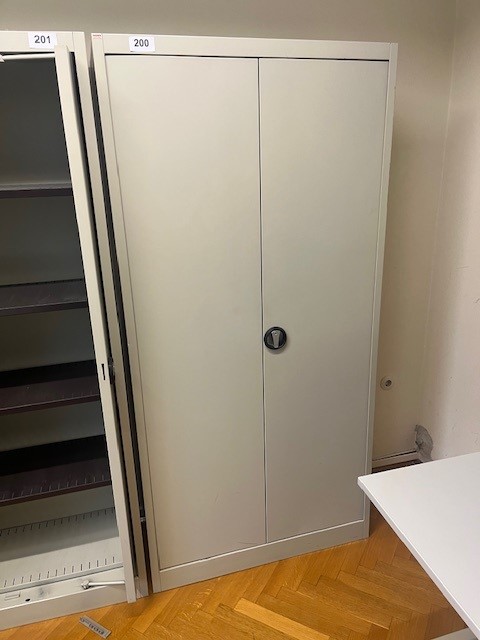 Werkzeug-,Archivschrank in Metall Doppeltüre ca.95/42/196 cm?d=2024-09-21 10:27:24