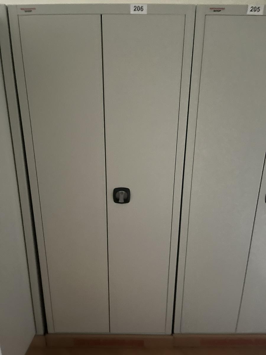 Werkzeug-,Archivschrank in Metall Doppeltüre ca.95/42/196 cm?d=2024-09-21 07:49:34