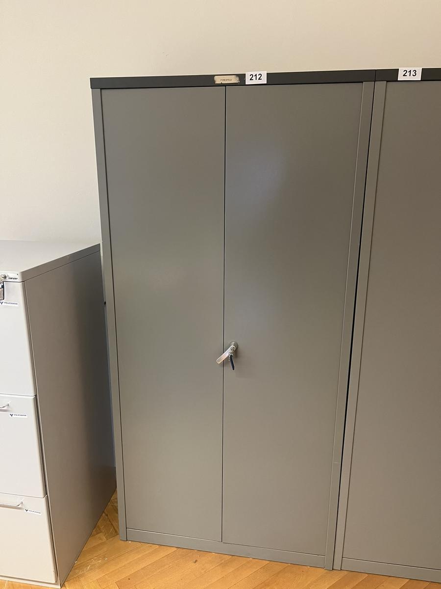 Werkzeug-,Archivschrank in Metall Doppeltüre ca.95/42/196 cm?d=2024-09-21 07:23:49