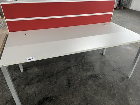 Schreibtisch ca. 180x80 cm Rahmen grau, Arbeitsplatte hell