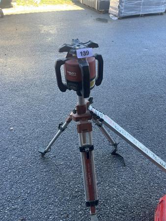 HILTI Przisionslaser PRE 3 mit Stativ, 5 m Messlatte