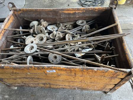 Schalungsbox inklusive ca. 58 Stck Ankerstabgarnituren mit Muttern