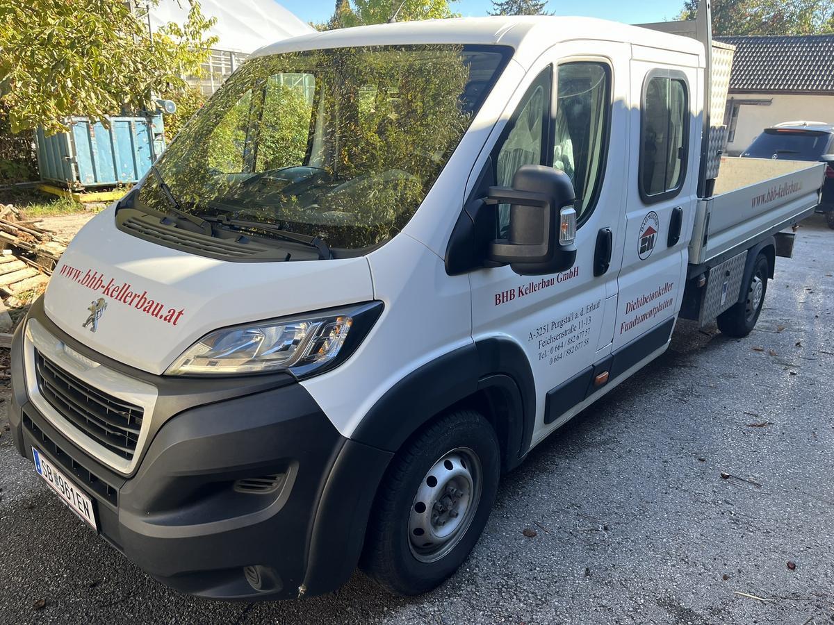 PEUGEOT Boxer Doppelkabiner, 121 KW, Diesel, Baujahr: 2/2020 mit Pritschenaufbau, Werkzeugbox, seitlicher Gurtenbox, KM Stand: ca.161000 , Probefahrt möglich, Fahrzeug angemeldet?d=2024-11-01 04:40:38