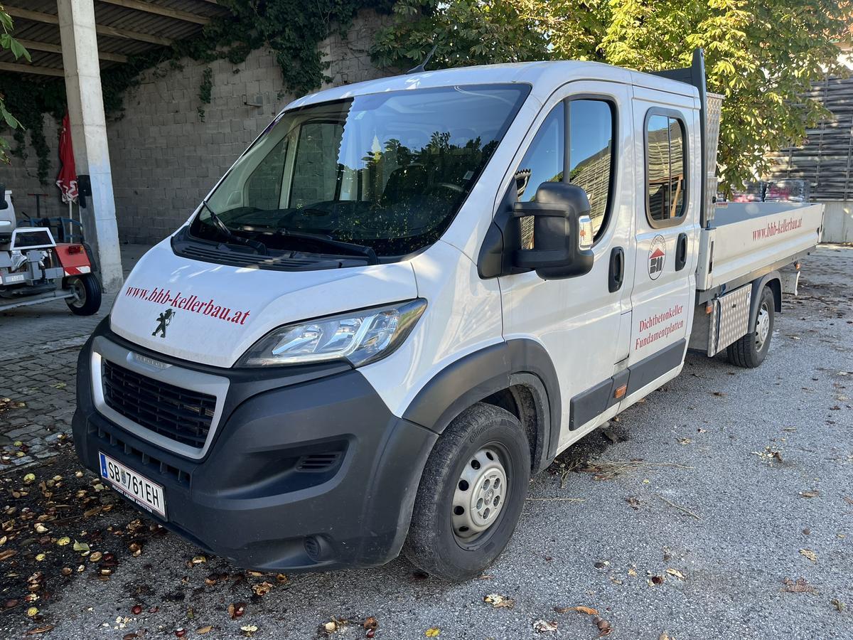 PEUGEOT Boxer Doppelkabiner, 121 KW, Diesel, Baujahr: 10/2021 mit Pritschenaufbau, Werkzeugbox, seitlicher Gurtenbox, KM Stand: ca.60.000 , Probefahrt möglich, Fahrzeug angemeldet?d=2024-11-01 04:41:22