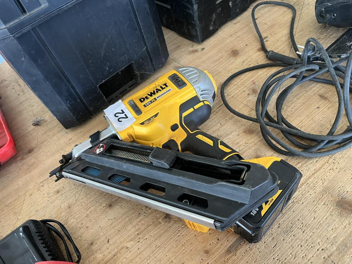 DeWalt Akku Nagler 70/90 mit Zubehör