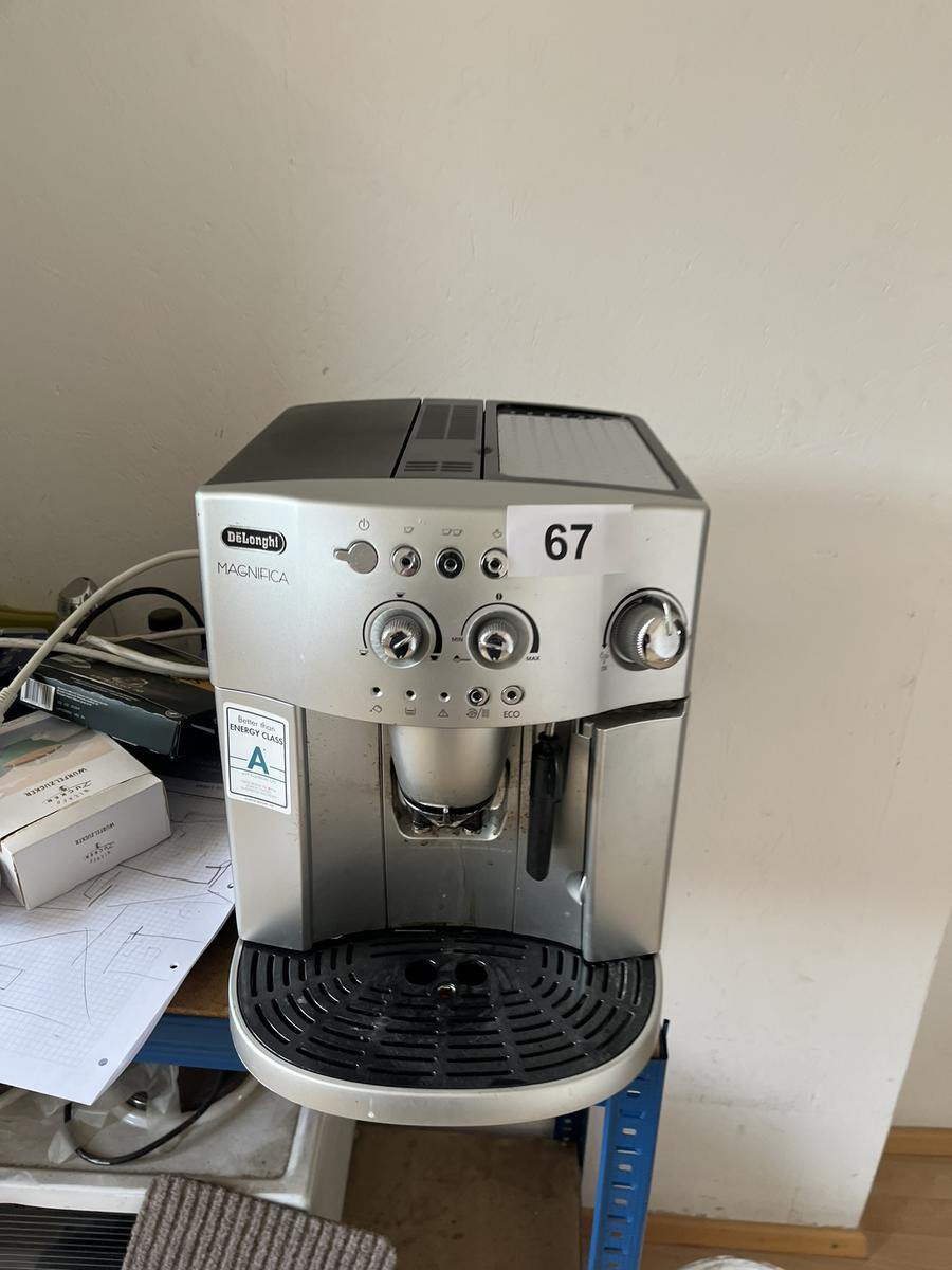 Kaffeeautomat DeLonghi Magnifica