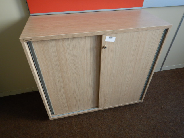 Aktenschrank ca. 100 cm mit Rückwand?d=2024-11-21 16:05:25