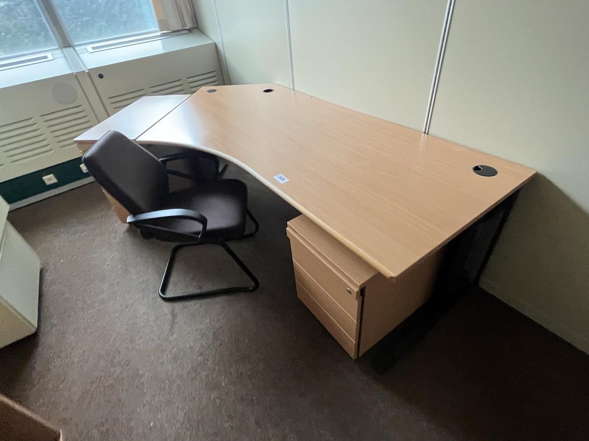 komplettes Bürozimmer