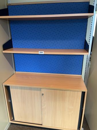 Aktenschrank mit Rollo