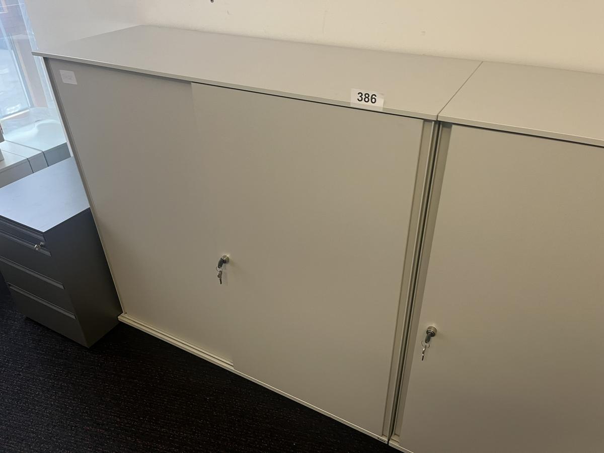 BENE Aktenschrank mit Schiebetüren grau 120/110 cm?d=2024-11-23 16:38:41