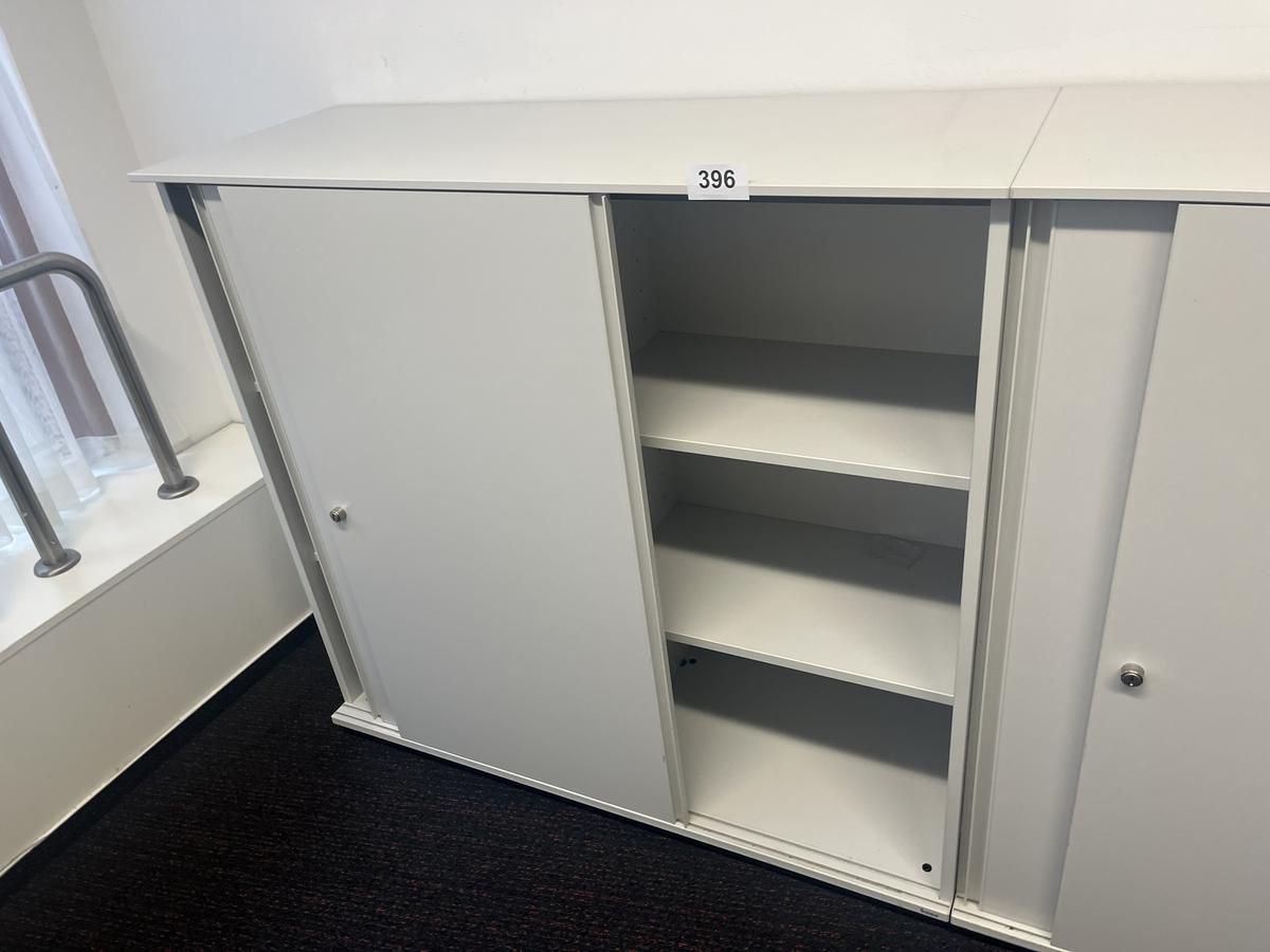 BENE Aktenschrank mit Schiebetüren grau 120/110 cm?d=2024-11-23 16:14:24