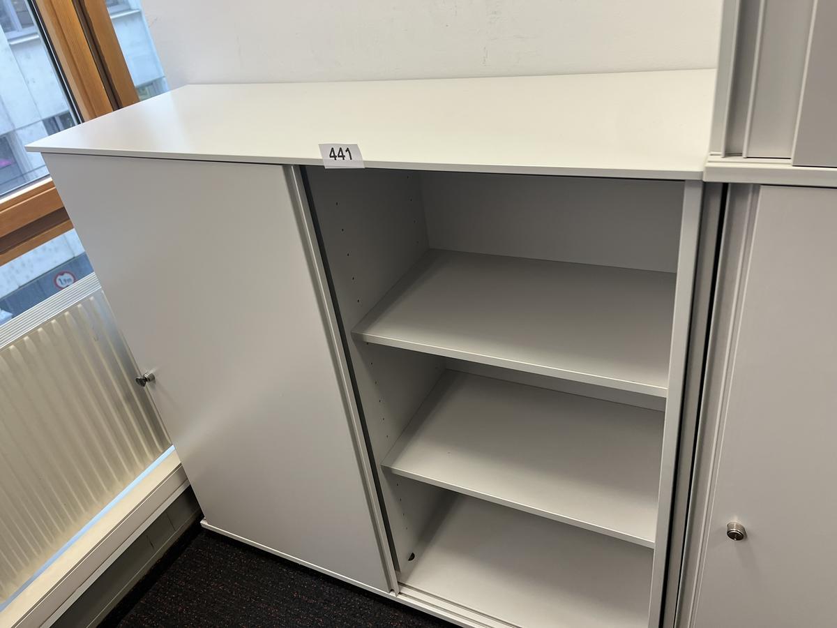 BENE Aktenschrank mit Schiebetüren grau 120/110 cm?d=2024-11-23 16:13:43