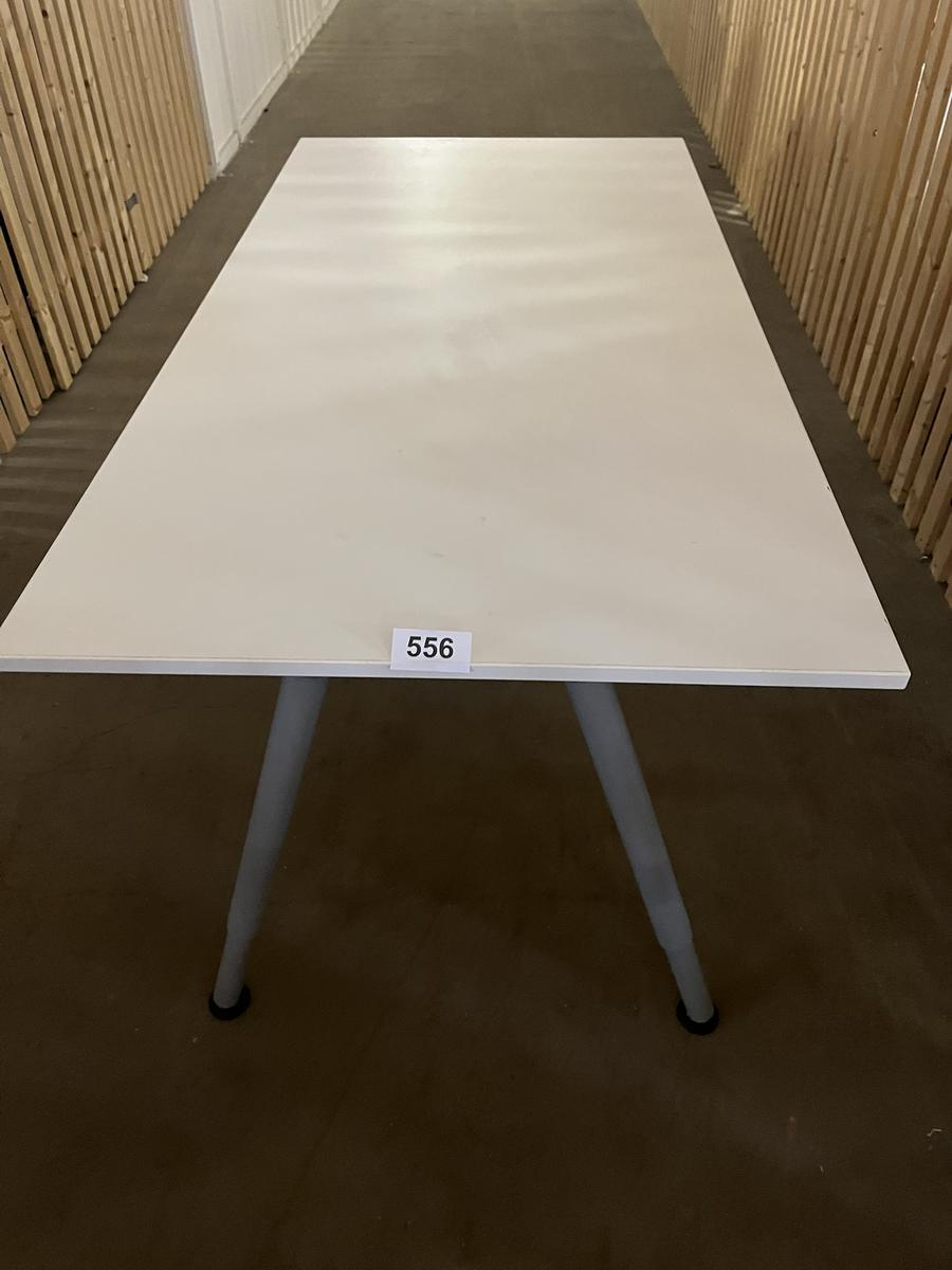 2 Stück Schreibtisch 160x80 cm?d=2024-12-18 06:45:15