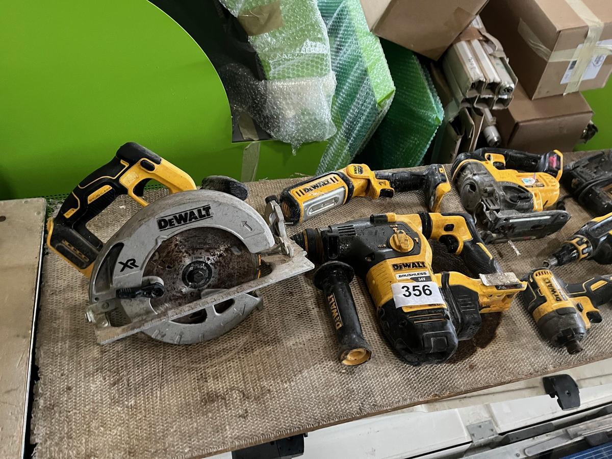 6 teiliges DeWalt Akkugeräteset ohne Akkus mit Ladegerät?d=2025-01-15 10:36:50