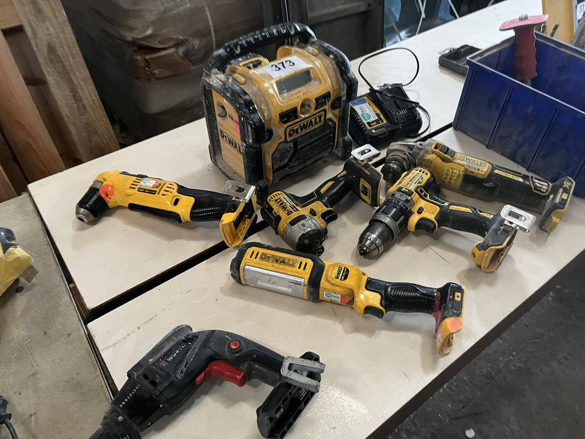 5 teiliges DeWalt Akkuset ohne Akkus mit Ladegerät?d=2025-01-15 10:51:57