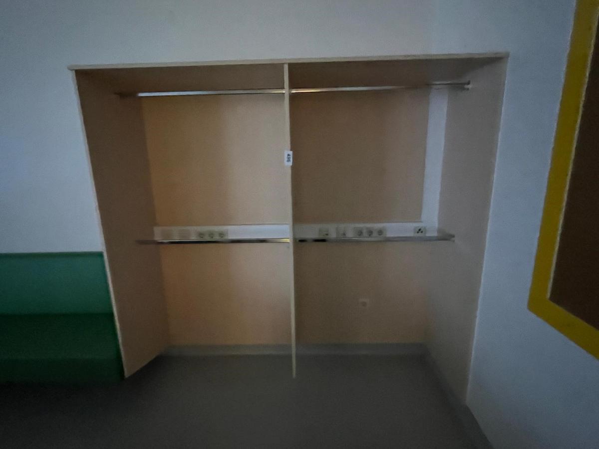 Garderobe ca. 200/200/83 cm?d=2025-01-15 10:38:34