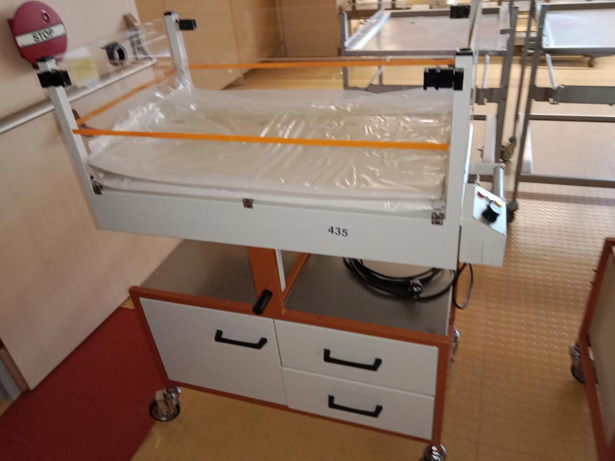 BABYTHERM Säuglingsbett Type 4200 DRÄGER 