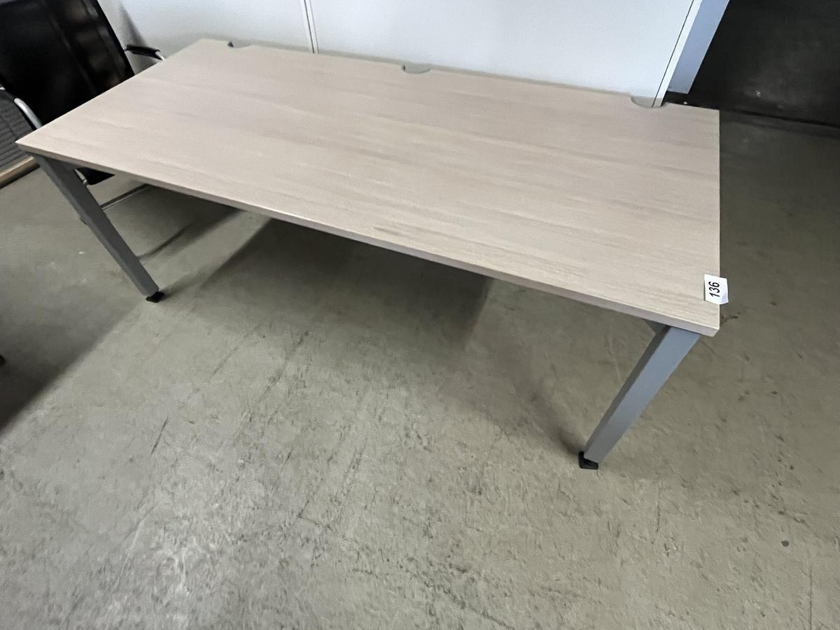 Büro-Schreibtisch 160x80 cm Rahmen silber?d=2025-01-31 05:24:08