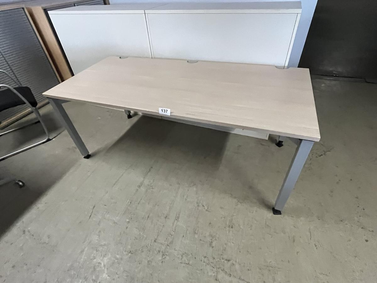 Büro-Schreibtisch 160x80 cm Rahmen silber?d=2025-01-31 05:13:37