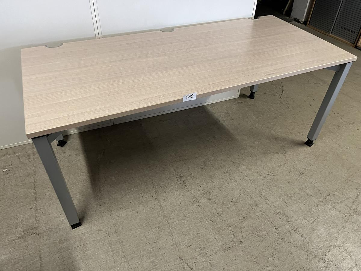 Büro-Schreibtisch 160x80 cm Rahmen silber?d=2025-01-31 05:28:12