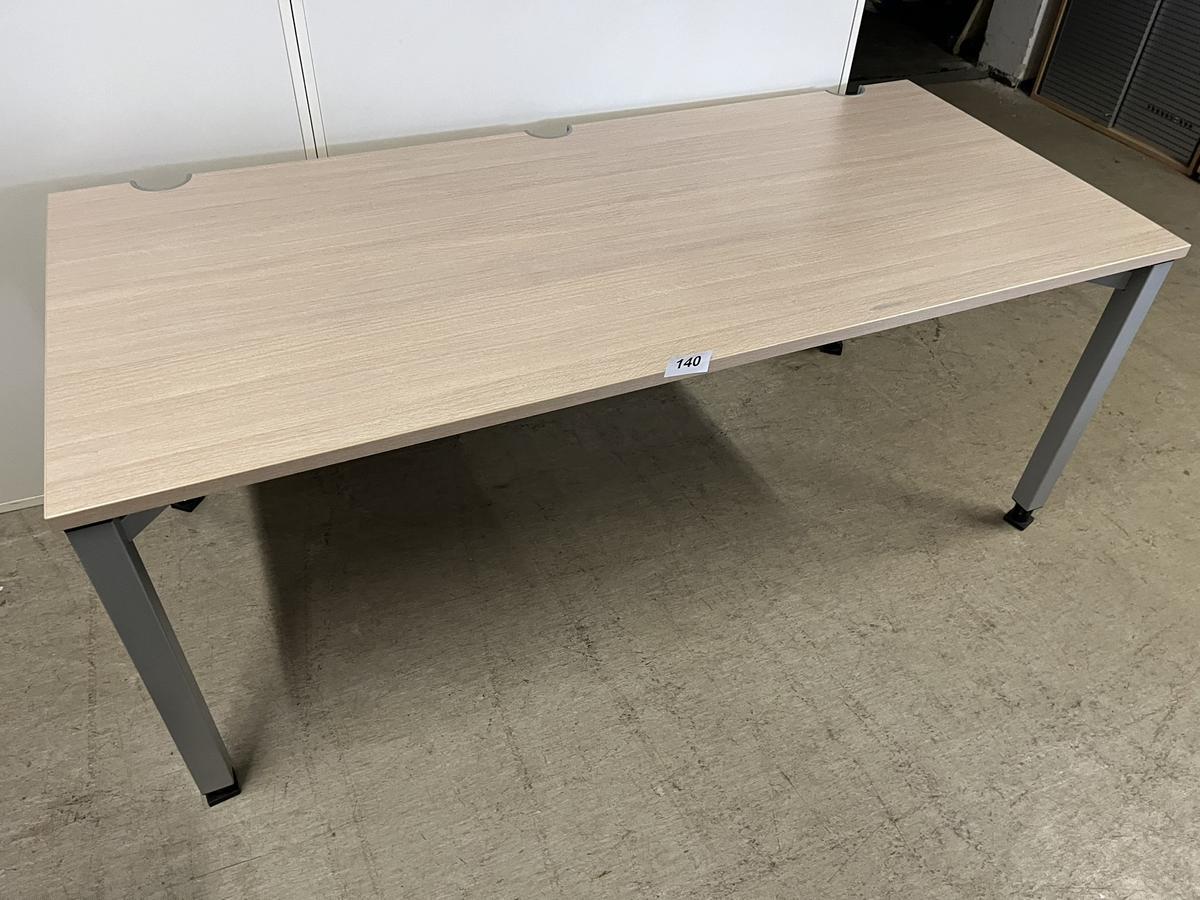 Büro-Schreibtisch 160x80 cm Rahmen silber?d=2025-01-31 05:20:22