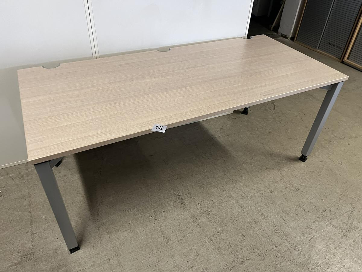 Büro-Schreibtisch 160x80 cm Rahmen silber?d=2025-01-31 05:02:51