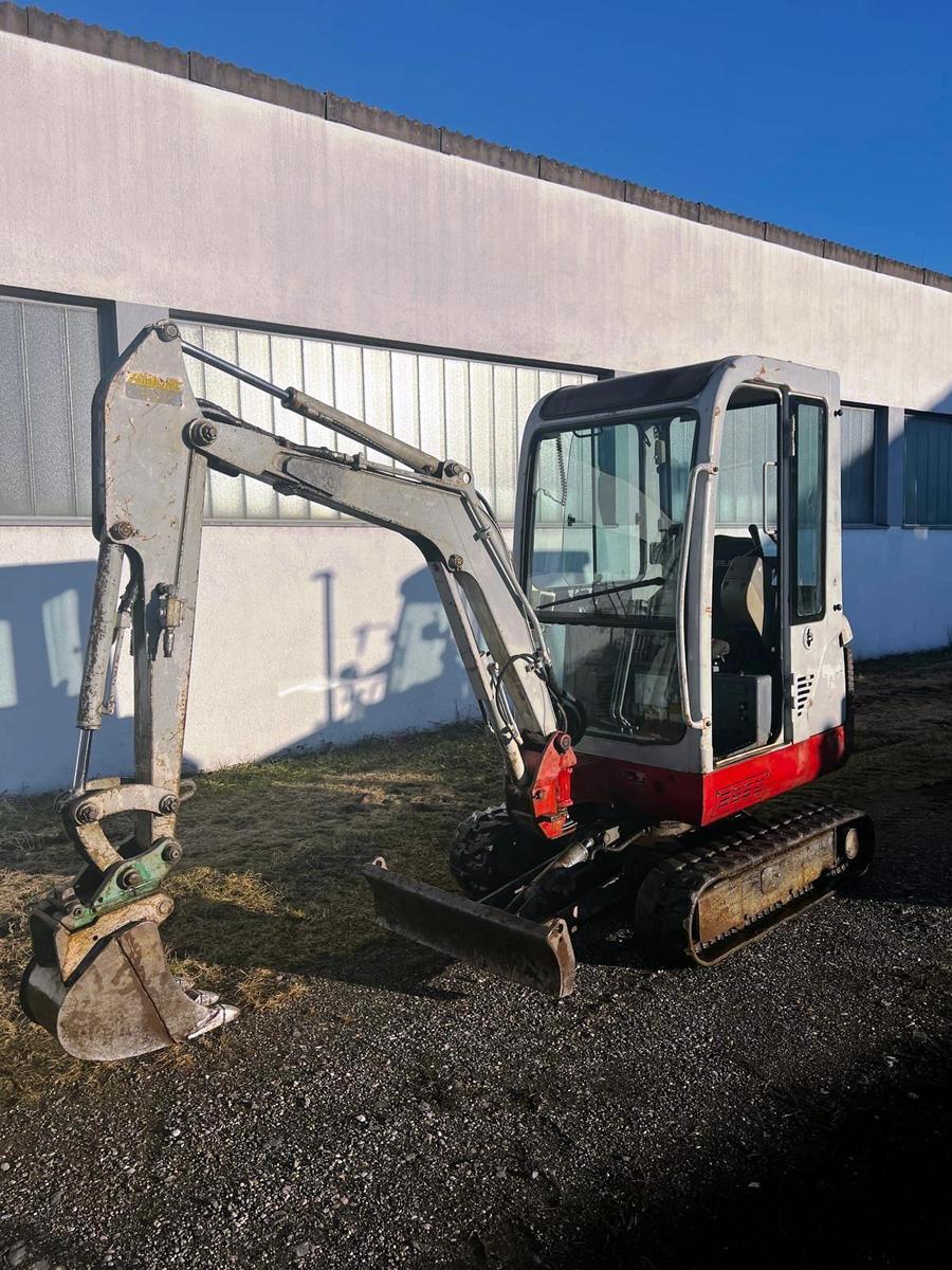 Takeuchi TB 016 Minibagger, BJ 2002, ca. 6209 Betriebsstunden?d=2025-01-31 03:42:29