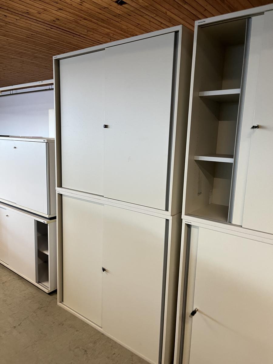 Neudörfler Aktenschrank, 120x45x112cm, mit Schiebetüren, weiß, 3 Ordnerhöhen, mit Schlüssel, Schränke kontrolliert - top Zustand?d=2025-02-21 21:39:33