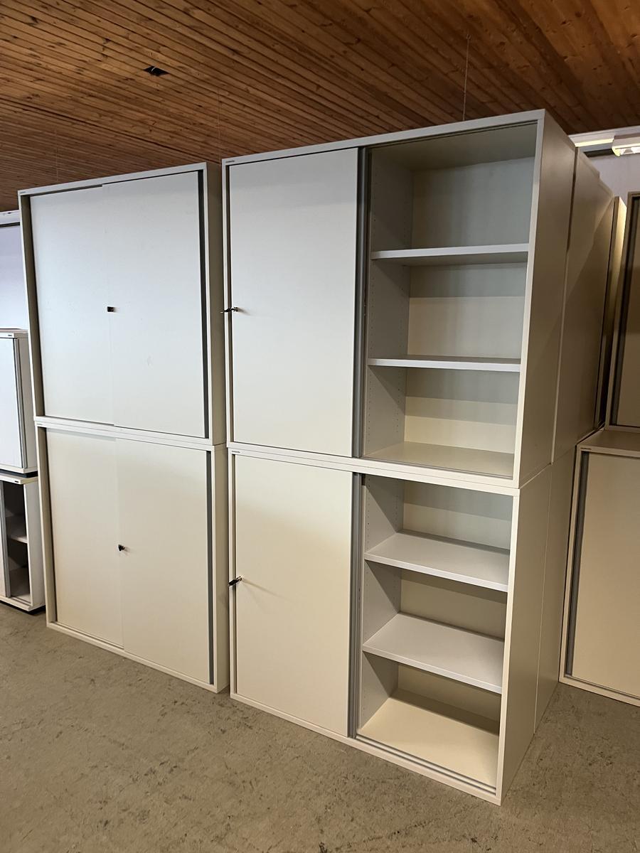 Neudörfler Aktenschrank, 120x45x112cm, mit Schiebetüren, weiß, 3 Ordnerhöhen, mit Schlüssel, Schränke kontrolliert - top Zustand?d=2025-02-21 21:25:44