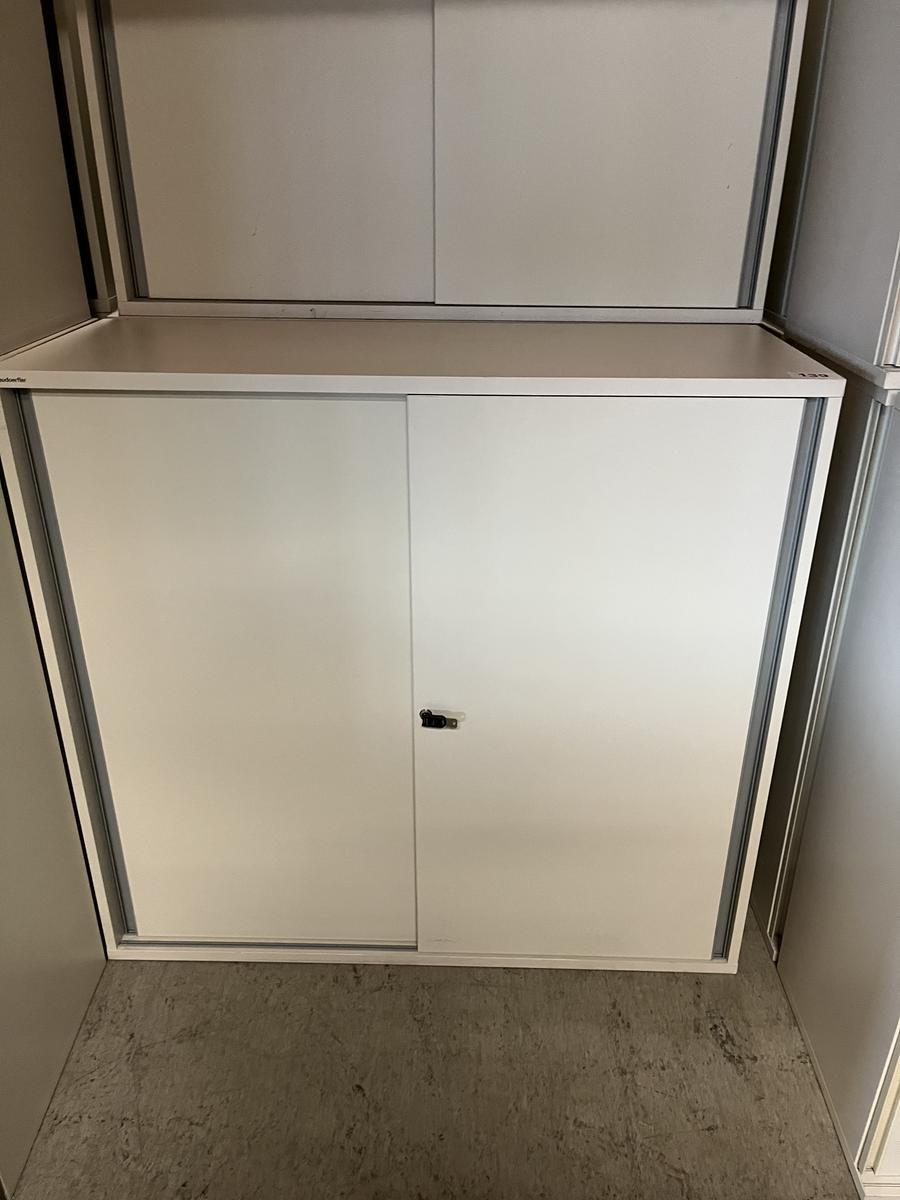 Neudörfler Aktenschrank, 120x45x112cm, mit Schiebetüren, weiß, 3 Ordnerhöhen, mit Schlüssel, Schränke kontrolliert - top Zustand?d=2025-02-21 21:21:40