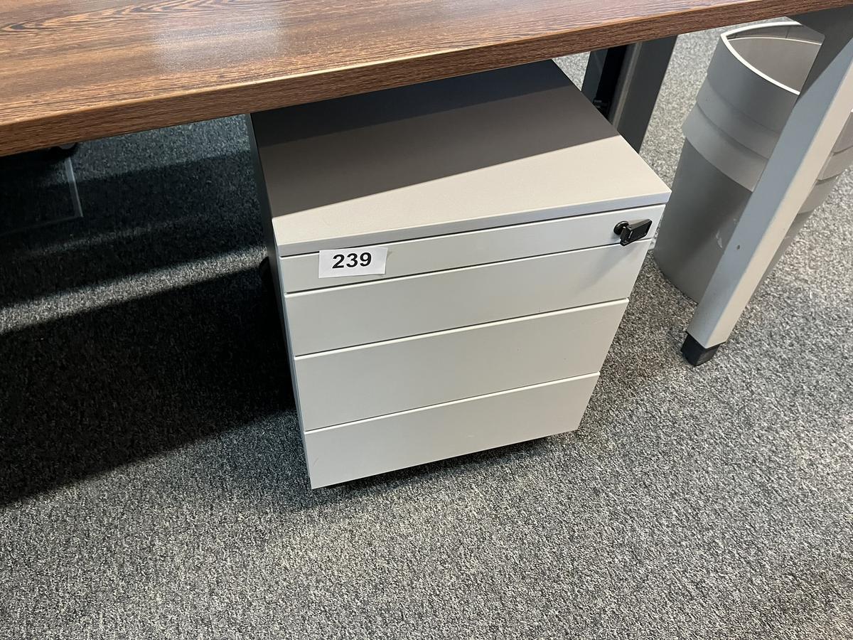 Rollcontainer Steelcase 43/60/55 cm mit Auszugsladen?d=2025-02-22 19:20:53