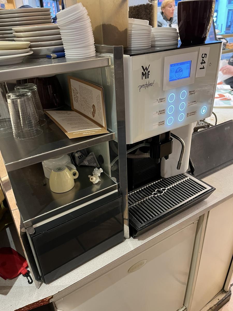 Kaffeeautomat WMF Prestoline mit Milchbehälter?d=2025-02-26 22:54:55