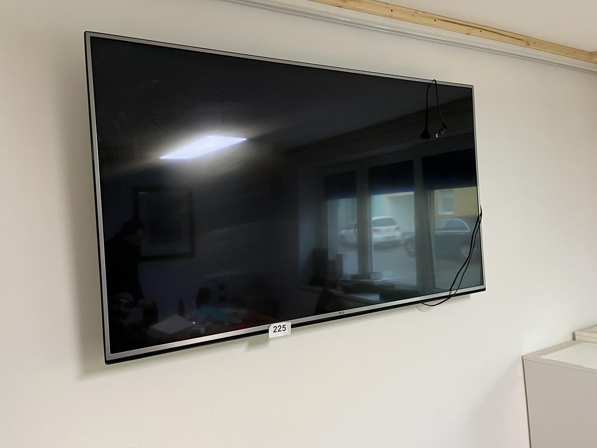 TV Gerät LG Digonale ca. 150 cm mit Fernbedienung