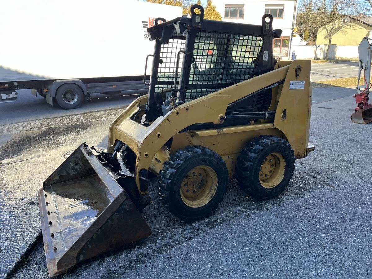 CAT 216B, BJ 2019, mit Zubehör