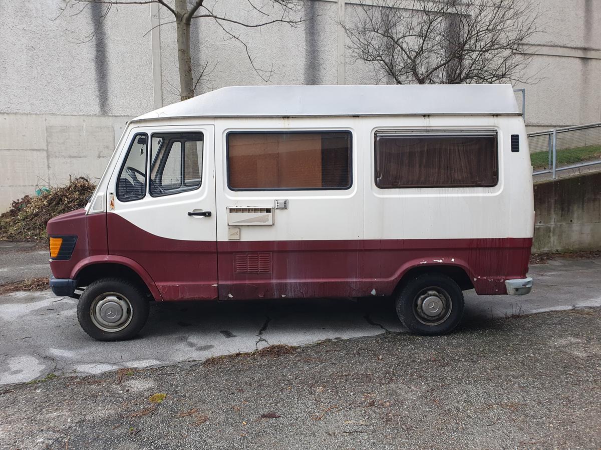 Oldtimer Mercedes Spezialkraftwagen, Wohnmobil 207D, Baujahr 1978, nicht fahrbereit?d=2025-03-12 10:22:12