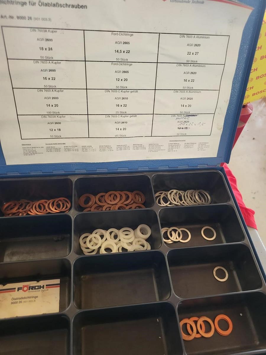 Kassette mit diversen Dichtringen