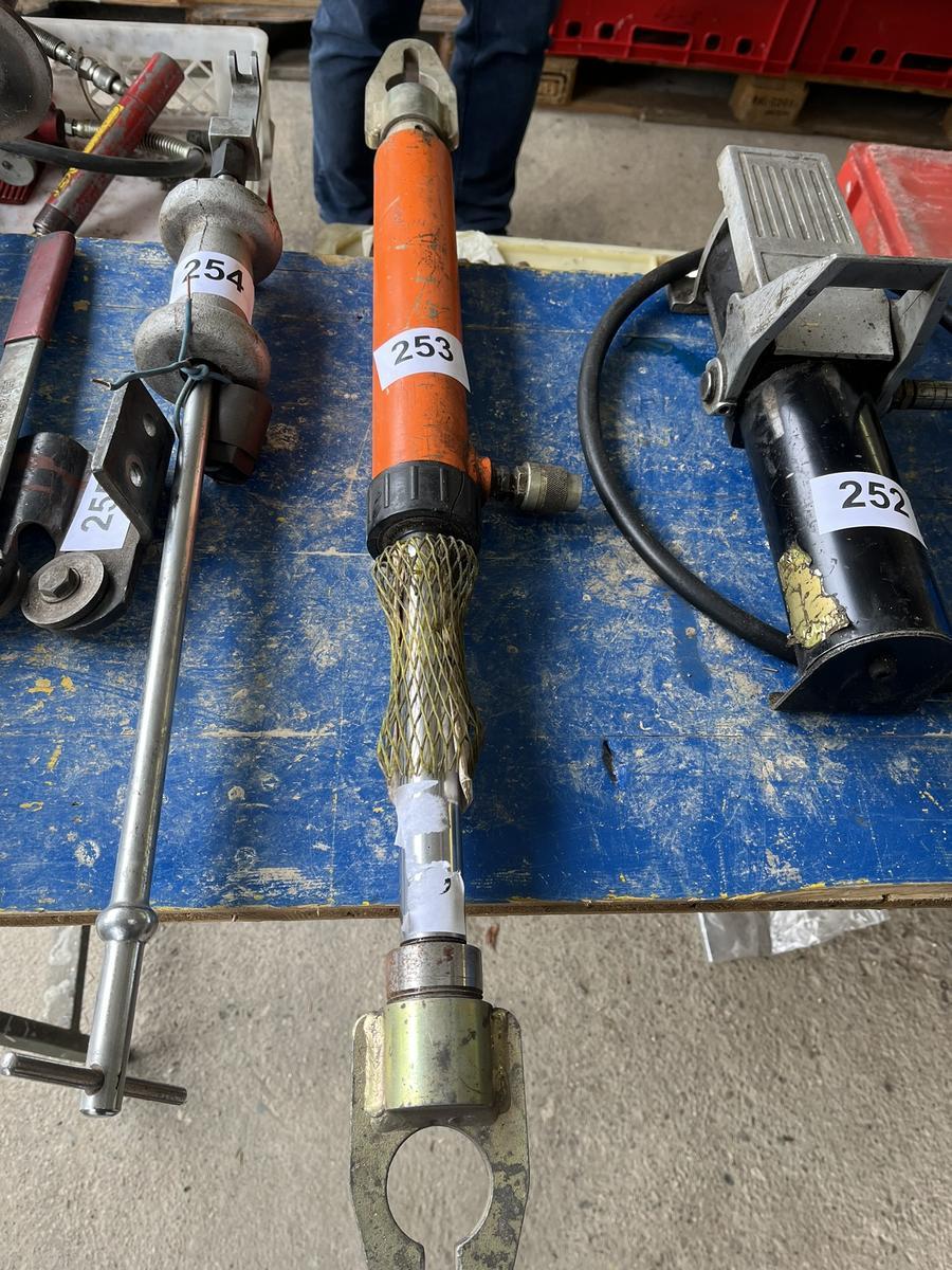 hydraulischer Zugyzylinder?d=2025-04-26 06:44:06