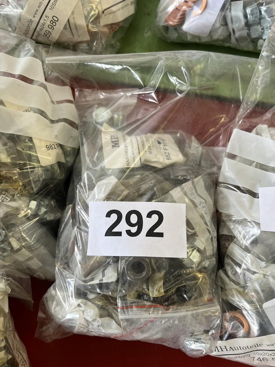 Paket mit Auspuff-,Feingewinde- u. Sicherungsmuttern, Stehbolzen, Hitzeschutzscheiben u. Kupferdichtringe?d=2025-04-26 06:44:06