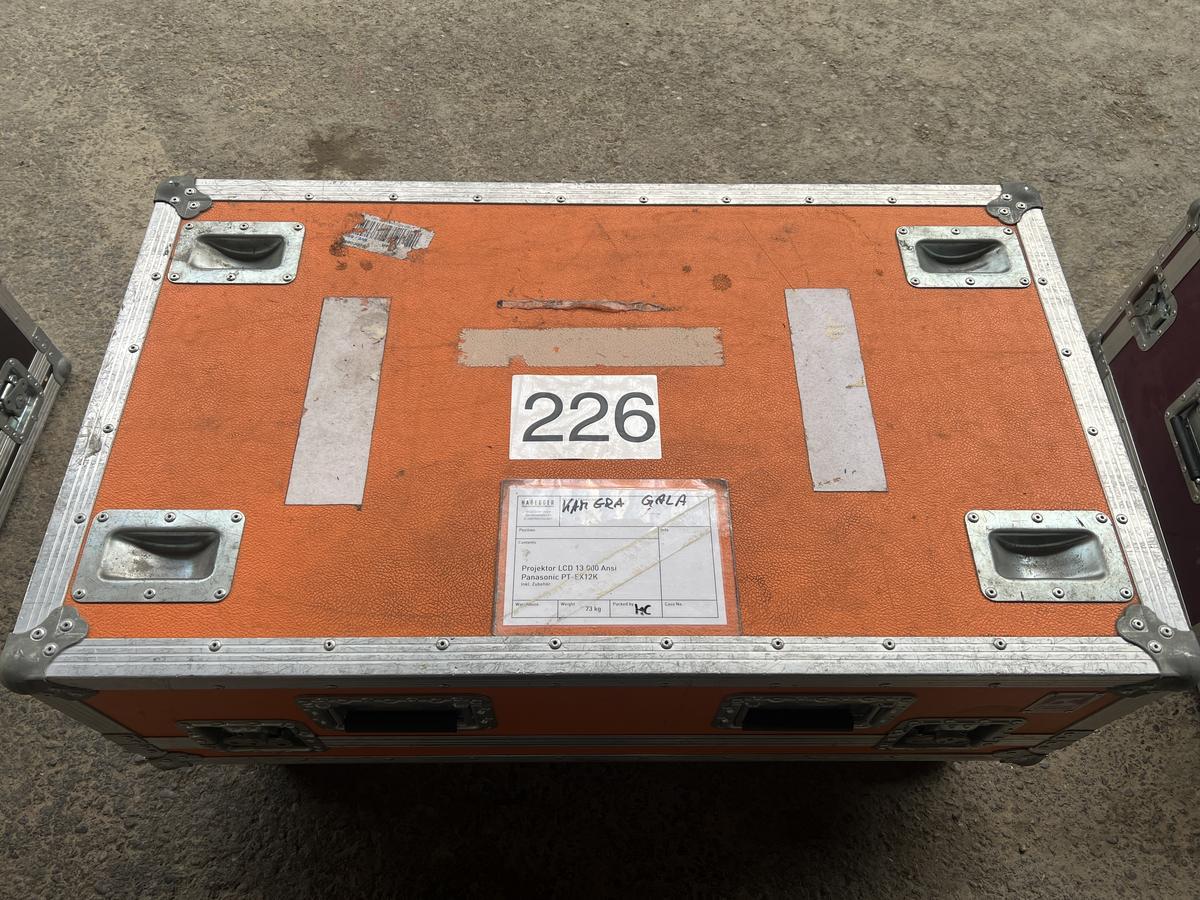 Haubencase mit Rollen für Videoprojektor