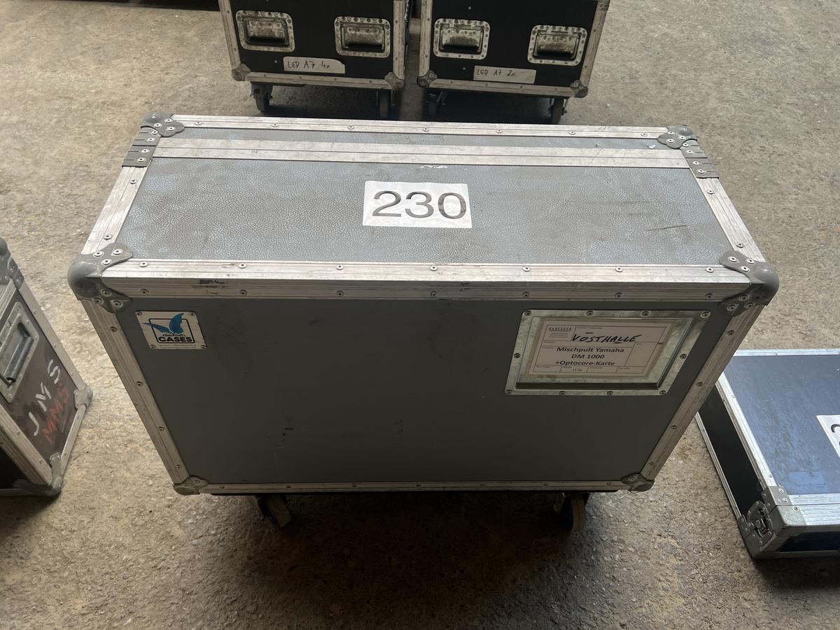 Flightcase mit Rädern für Yamaha DM 1000