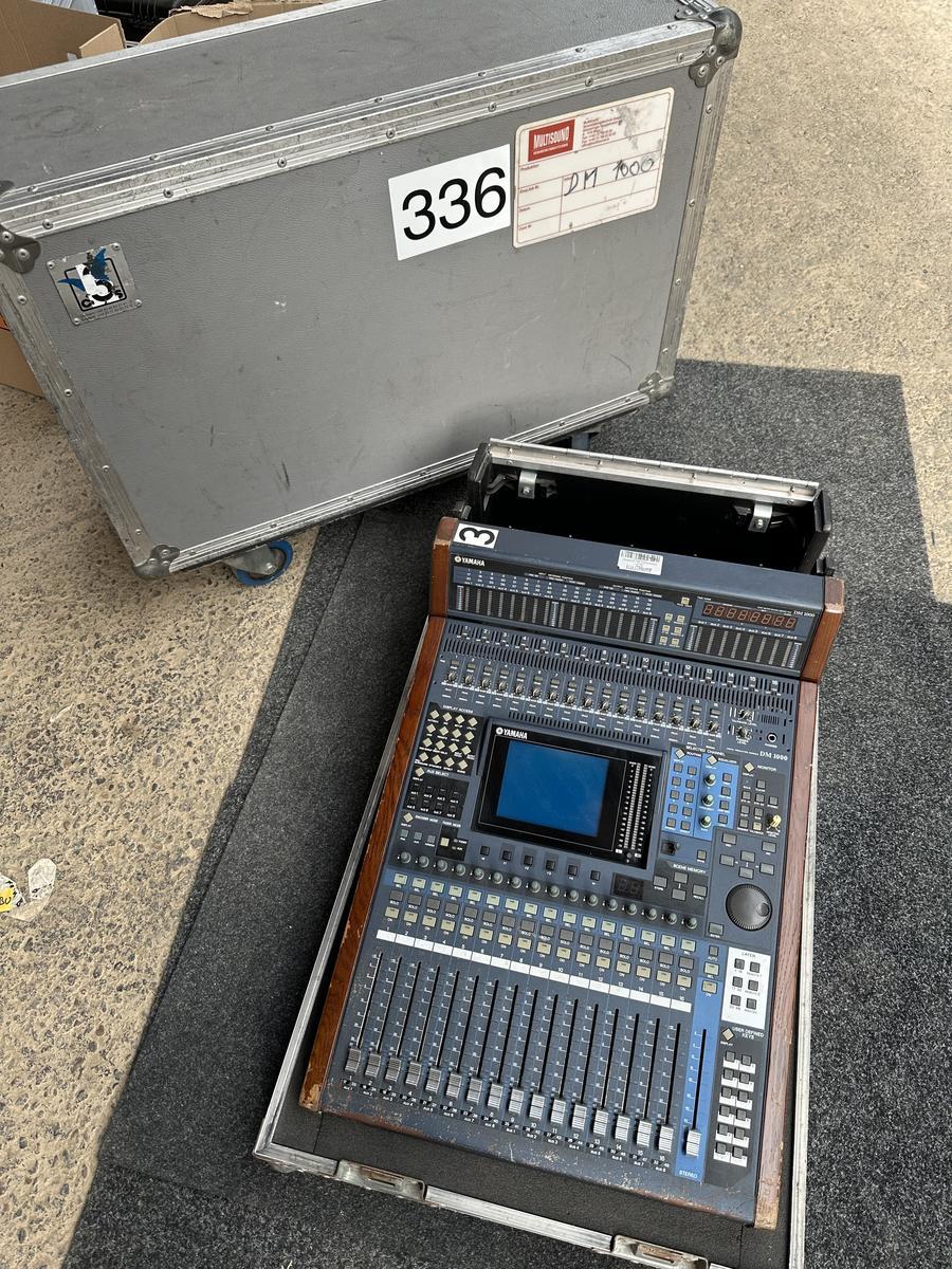 Yamaha DM1000 incl. Case